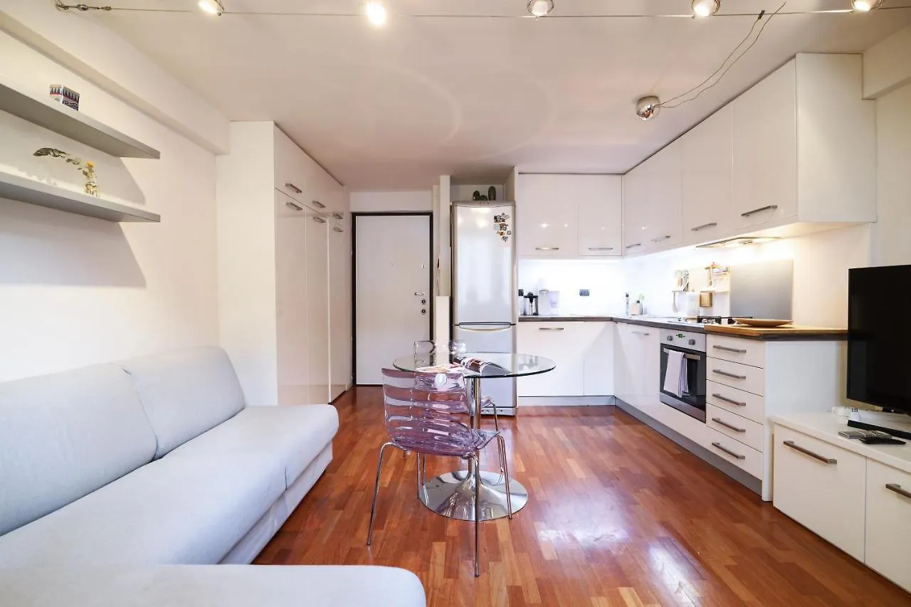 Contempora Apartments - Saronno 3 Milano 0*,  Italia